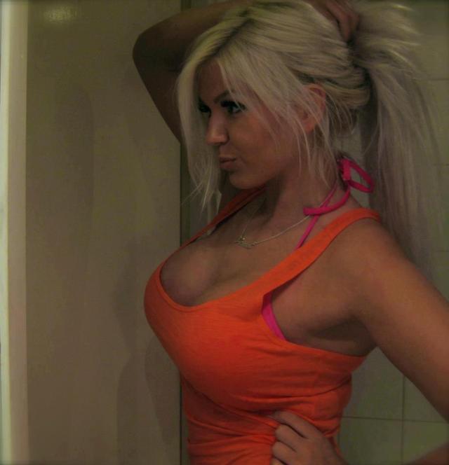 babes huge tits girl original tits blonde expose