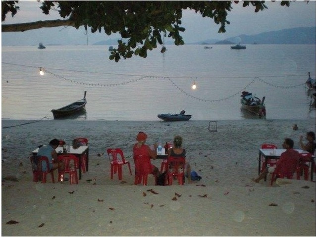 beach porn beach dinner lipe