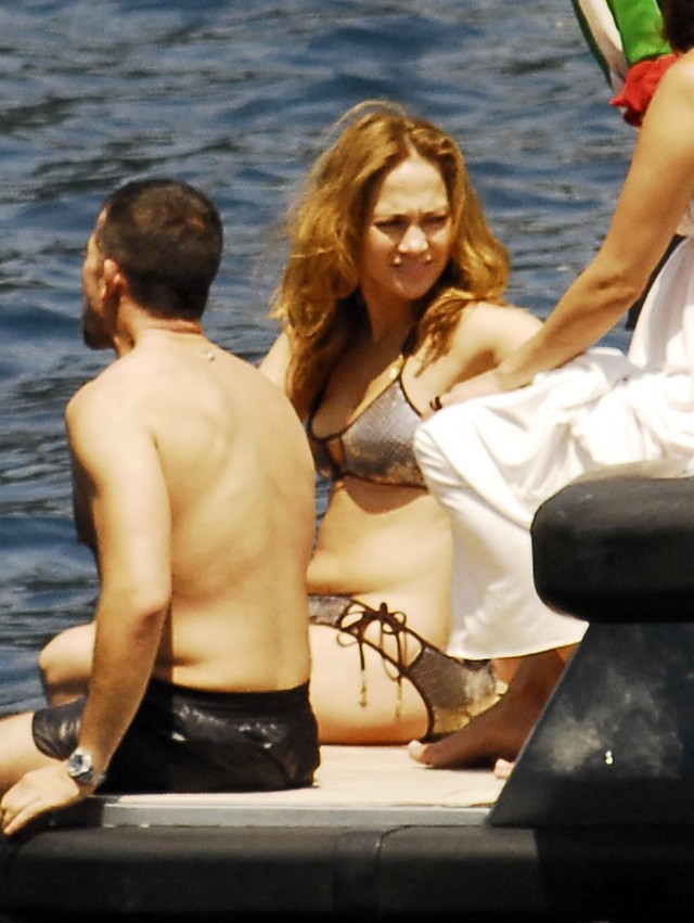 beautiful huge asses ass huge bikini jennifer shows lopez shiny