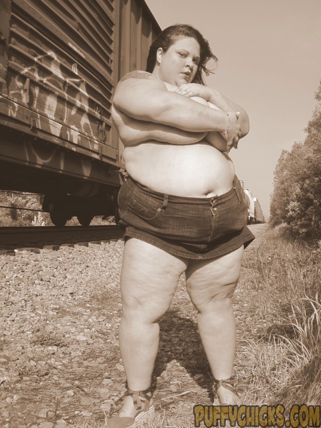 beautiful nude black chicks photos nude black white brunette puffychicks tramp tracks badass railroad