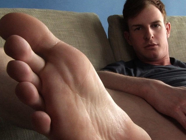 daily feet porn porn does dick off this gay king thick cumshot fetish jerking chris foot toes turn footwoody