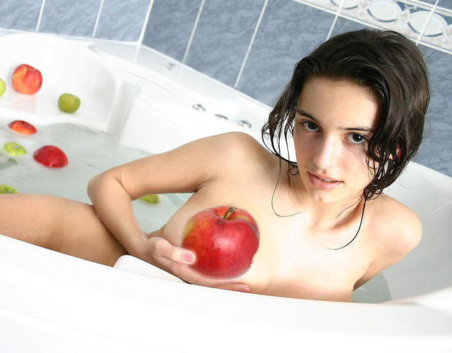 felicity fey pic apple bath edit sharka unknown fey felicity temptation