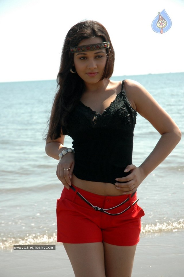 hot big hips pics gallery hot large stills normal spicy nisha gallereys kothari