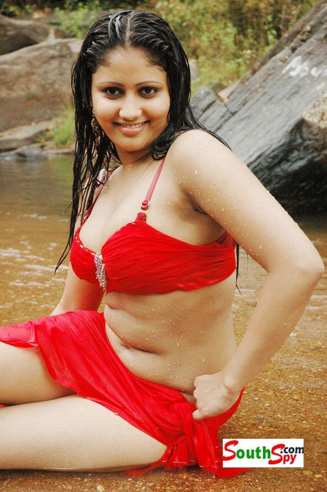 indian babes news videos photos hot pictures indian movies celebrities stills babes wallpapers films red bollywood actresses south temp jawani heroine amrutha valli