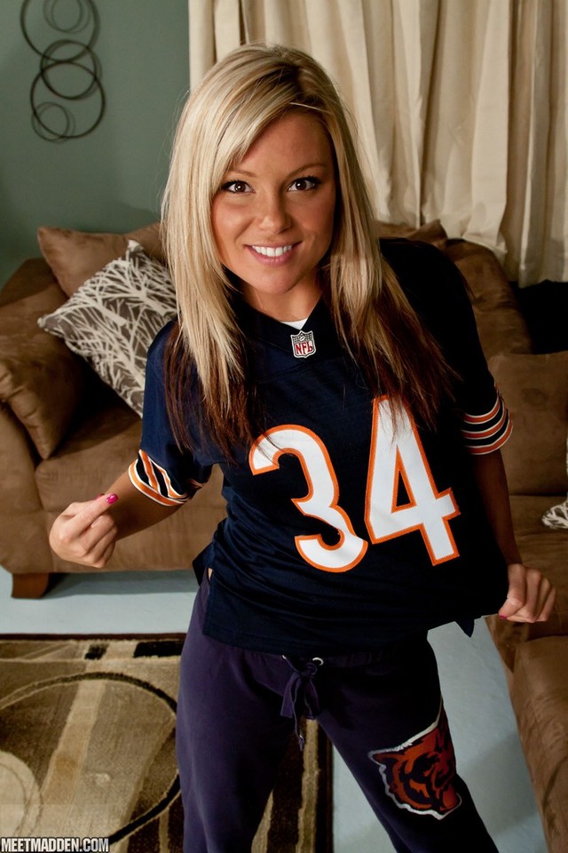 meet madden girl hot bears fan meet chicago madden