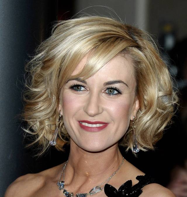 older women pix women older short hair wavy hairstyles