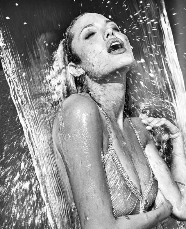 pics of sex in shower jolie shower scene johnny angelina depp