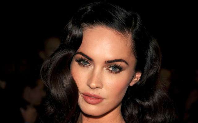 free hot sexy pictures free hot sexy megan fox english twitter wallpaper