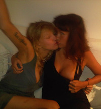best pornography pics courtney love twitter kiss continues embarrass