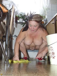 granny ass pics granny cleaning kitchen white naked ass blonde all