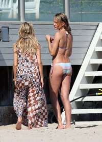 great ass shot cameron diaz hot bikini candids great ass shots beach nipple pokies