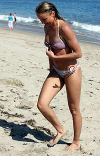 great ass shot cameron diaz hot bikini candids great ass shots beach page