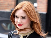 hottest redhead babes karen gillan amy pond britains hottest redhead leaving doctor who