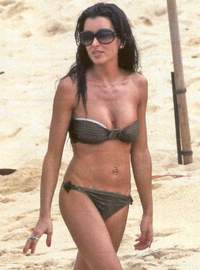 nude sexy bikinis jenifer bartoli nude plage cleavage leg bikini softcore