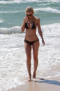 sexiest ass picture gallery sophie turner sexiest bikini ass beach sydney