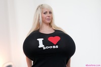 worlds biggest titties porn beshine biggest boobs world category breasts