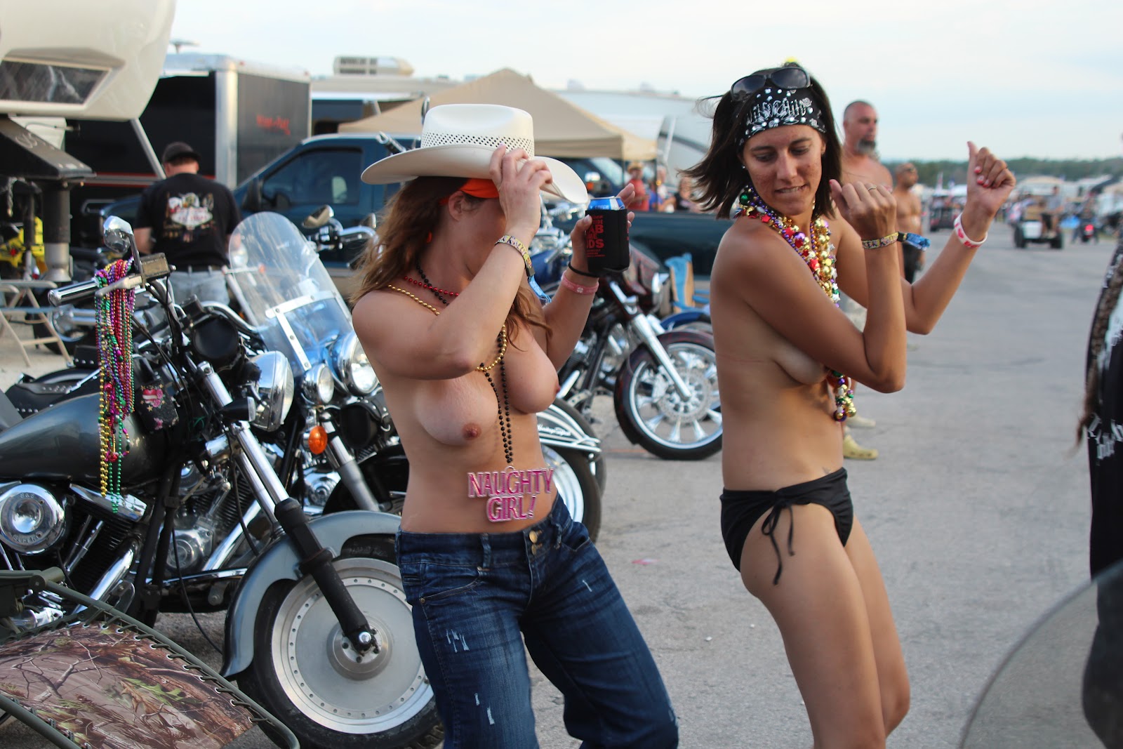Myspace Amateur Nudes Naked Rally Bilder