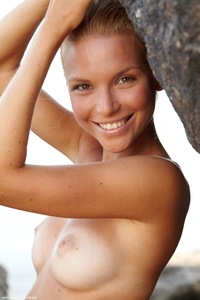 naked pictures of tits horny women naked beach